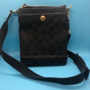 🎉host pick 🎉 COACH Hampton Black Crossbody Bag
